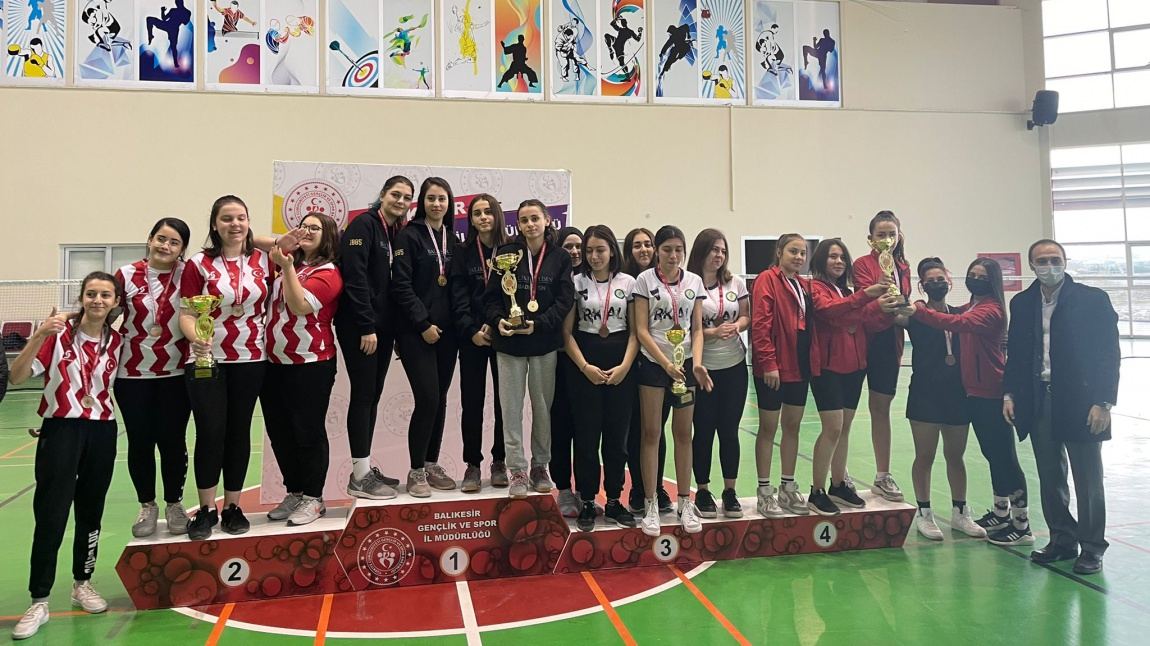 Kız Badminton Takımımız Genç Kızlar İl Birincisi 