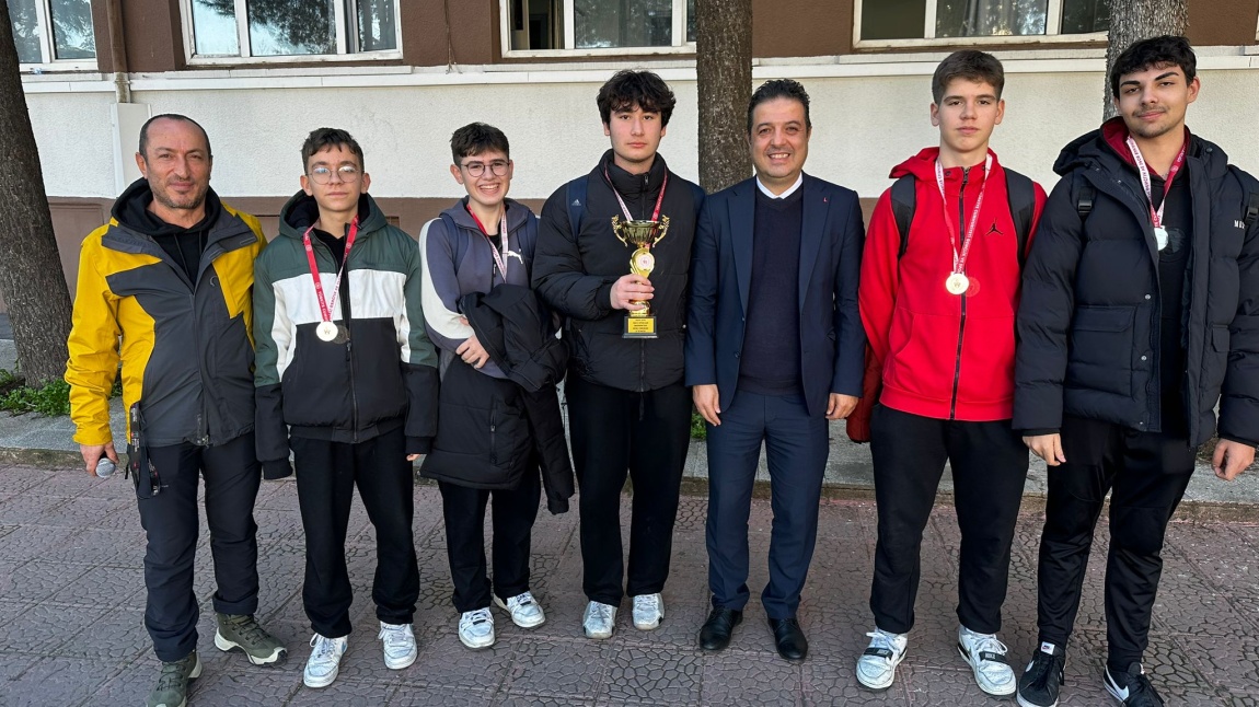 Balıkesir Lisesi Badminton Erkek Takımı İl İkincisi